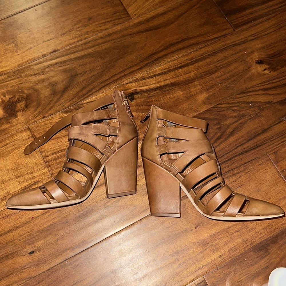 New Without Box Bcbgeneration Jaxx Shoes - image 2